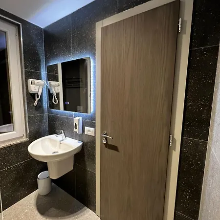 Ikona Отель Шкодер